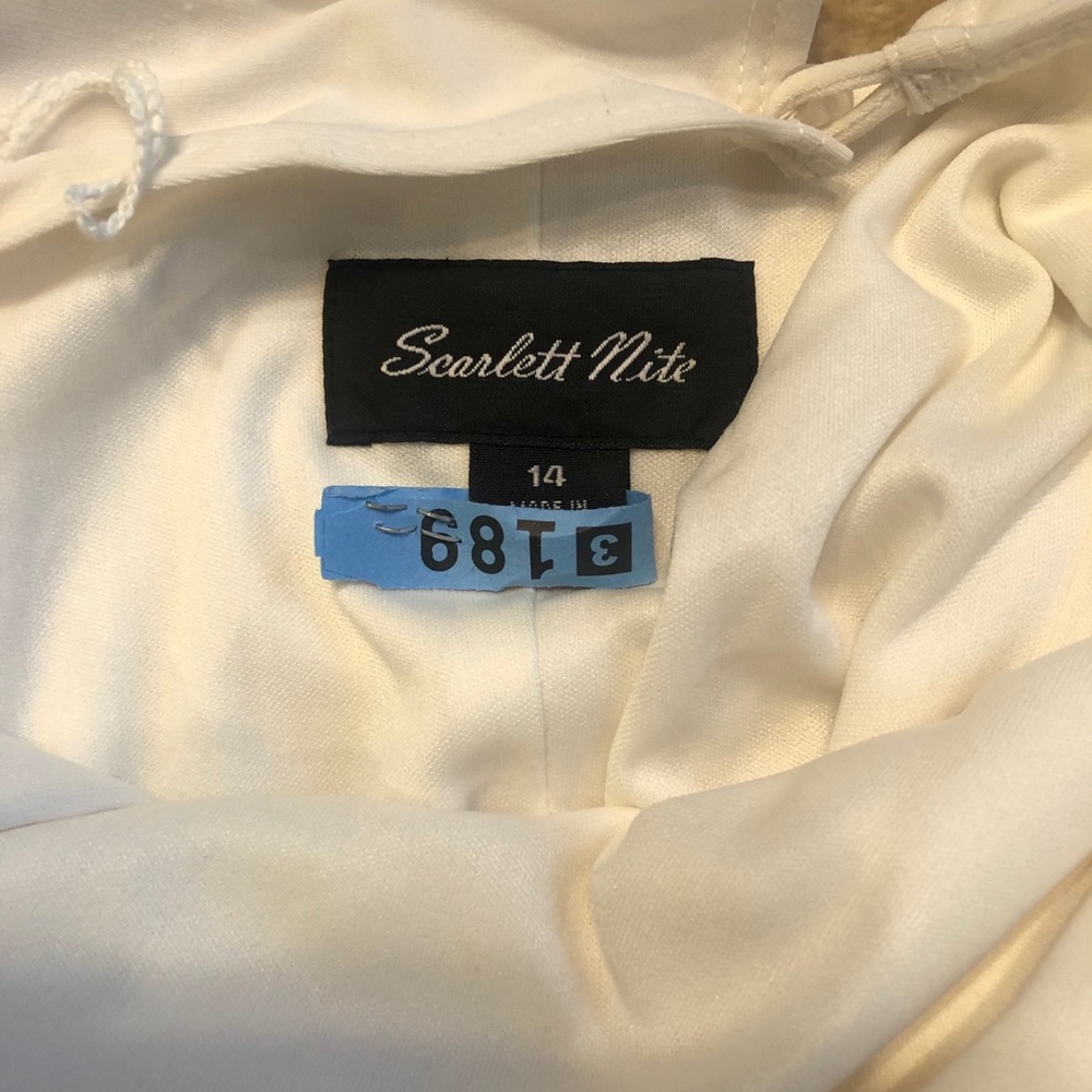 Dress - Picture 2 of 3